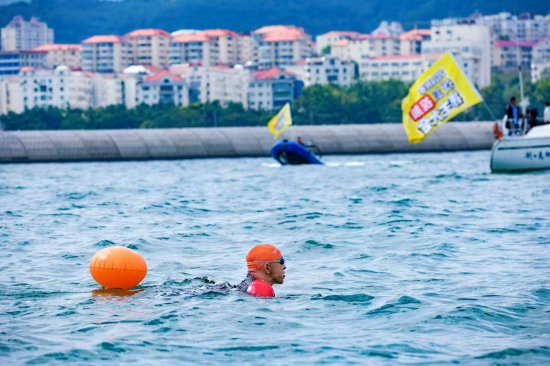 张朝阳谈蛙泳横渡威海海湾:要敏锐把握身体细节,准确去执行
